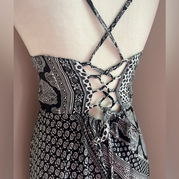 BooHoo Lace Up Back Midi Dress with Paisley/Mixed Print - Picture 9 of 10